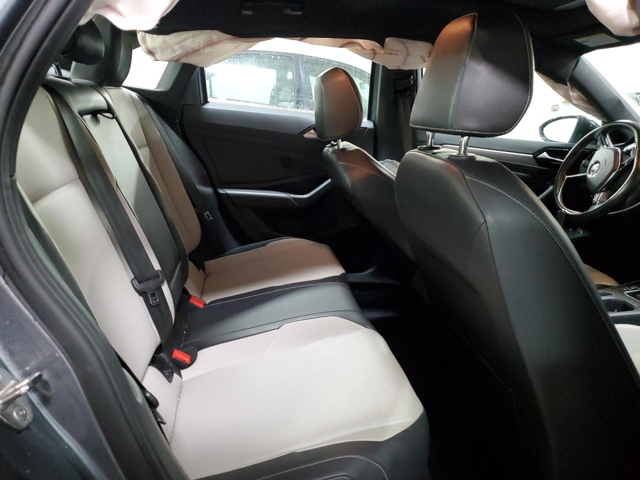 Volkswagen Jetta S Image 8