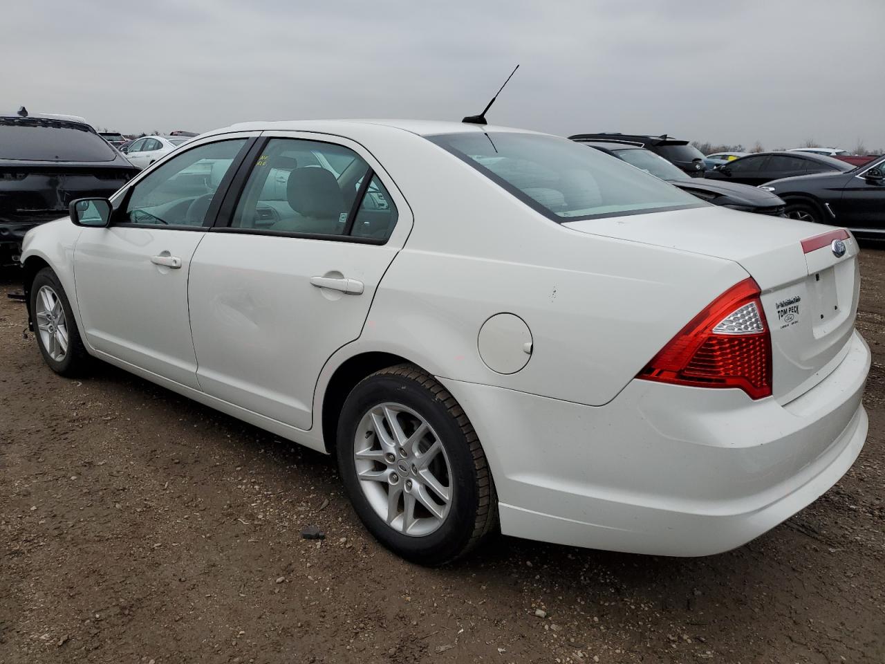 Ford Fusion S Image 12
