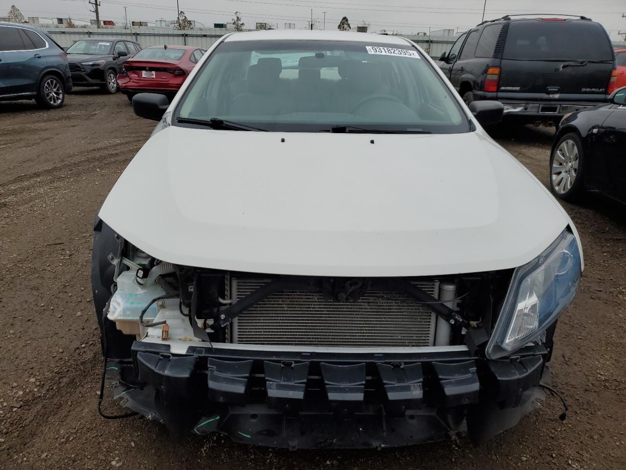 Ford Fusion S Image 4