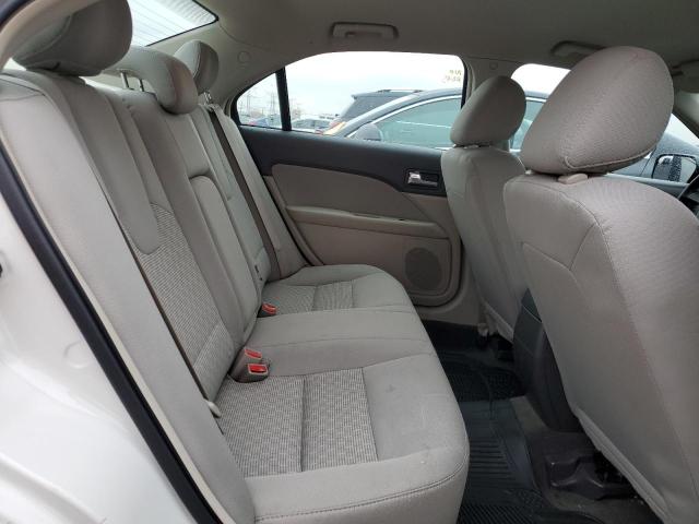 Ford Fusion S Image 2