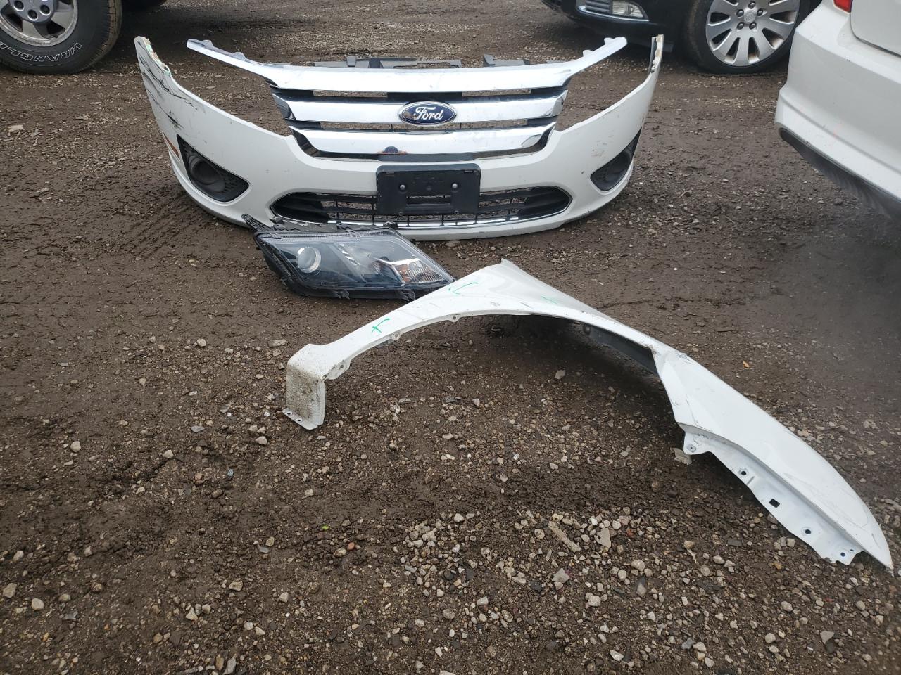 Ford Fusion S Image 11