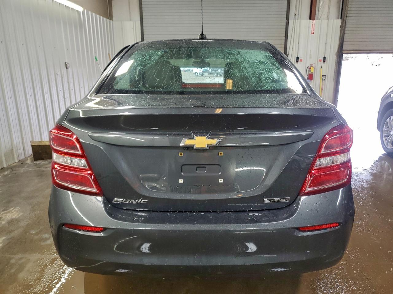 Chevrolet Sonic Premier Image 3