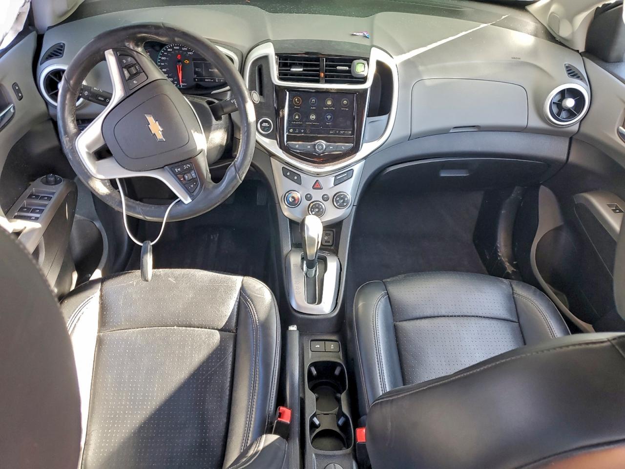 Chevrolet Sonic Premier Image 7