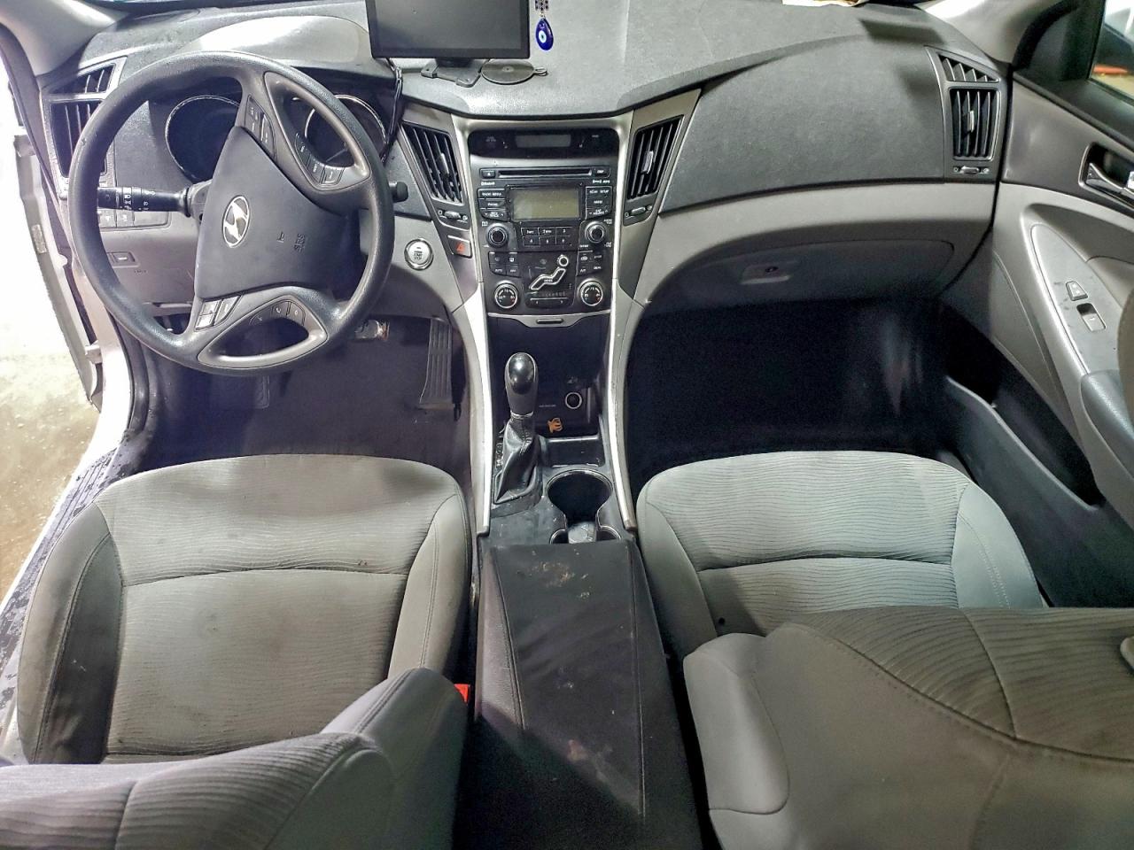 Hyundai SONATA Hybrid Image 10