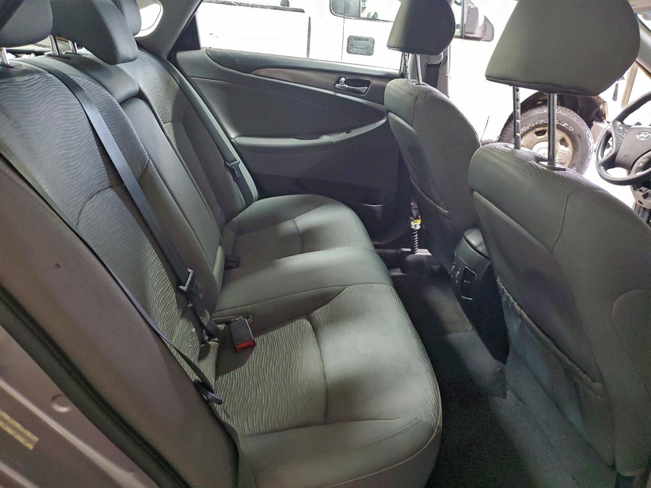 Hyundai SONATA Hybrid Image 13