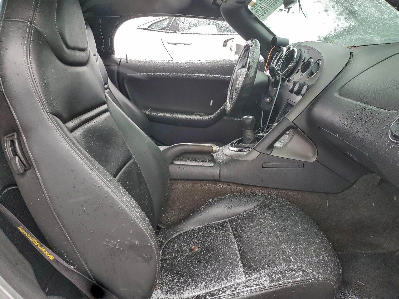 Pontiac Solstice Image 11