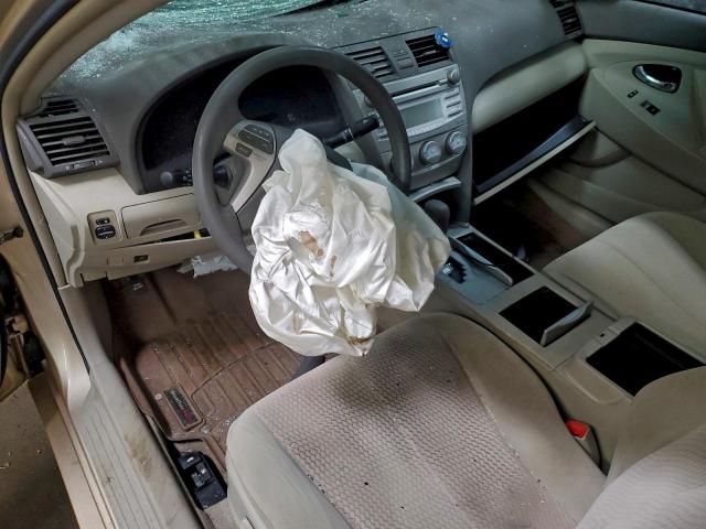 Toyota Camry Base Image 12