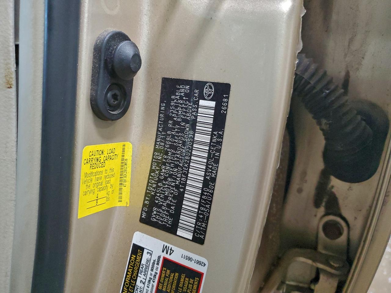 Toyota Camry Base Image 6