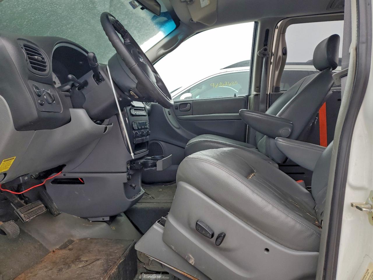 Dodge Caravan Sxt Image 10