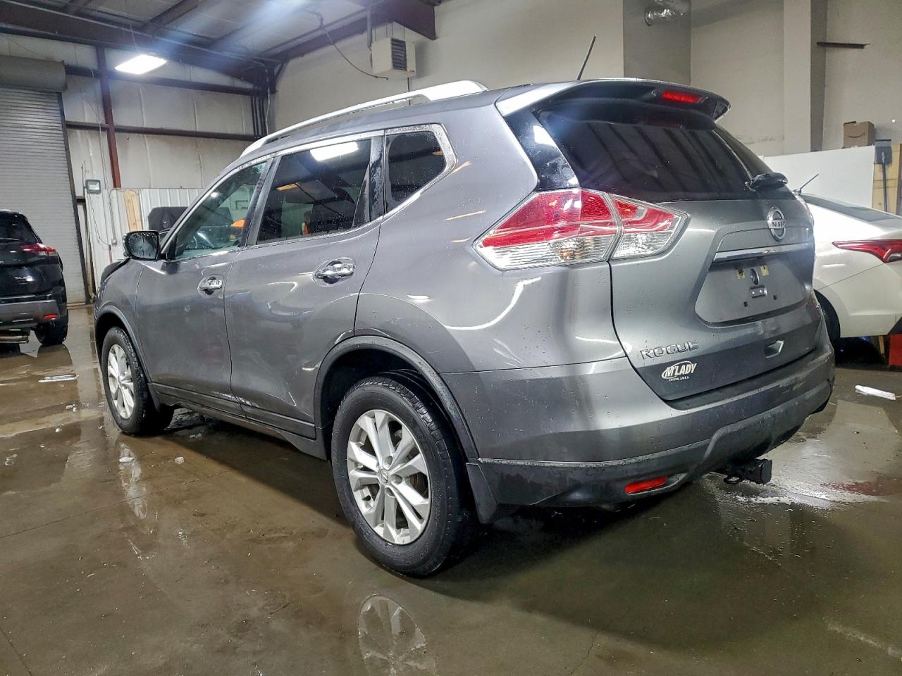 Nissan Rogue S Image 2