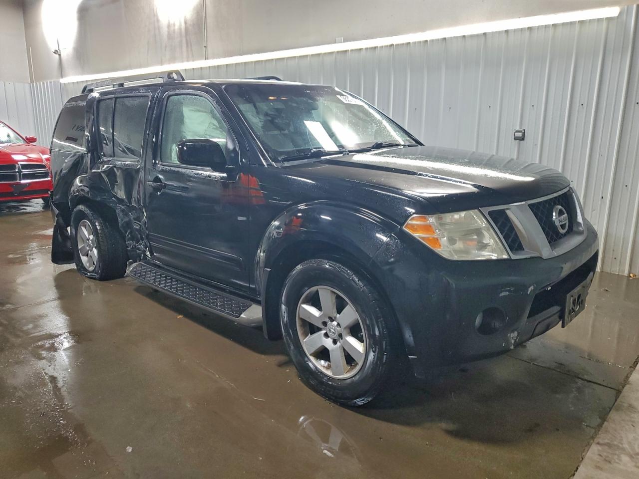 Nissan Pathfinder S Image 4