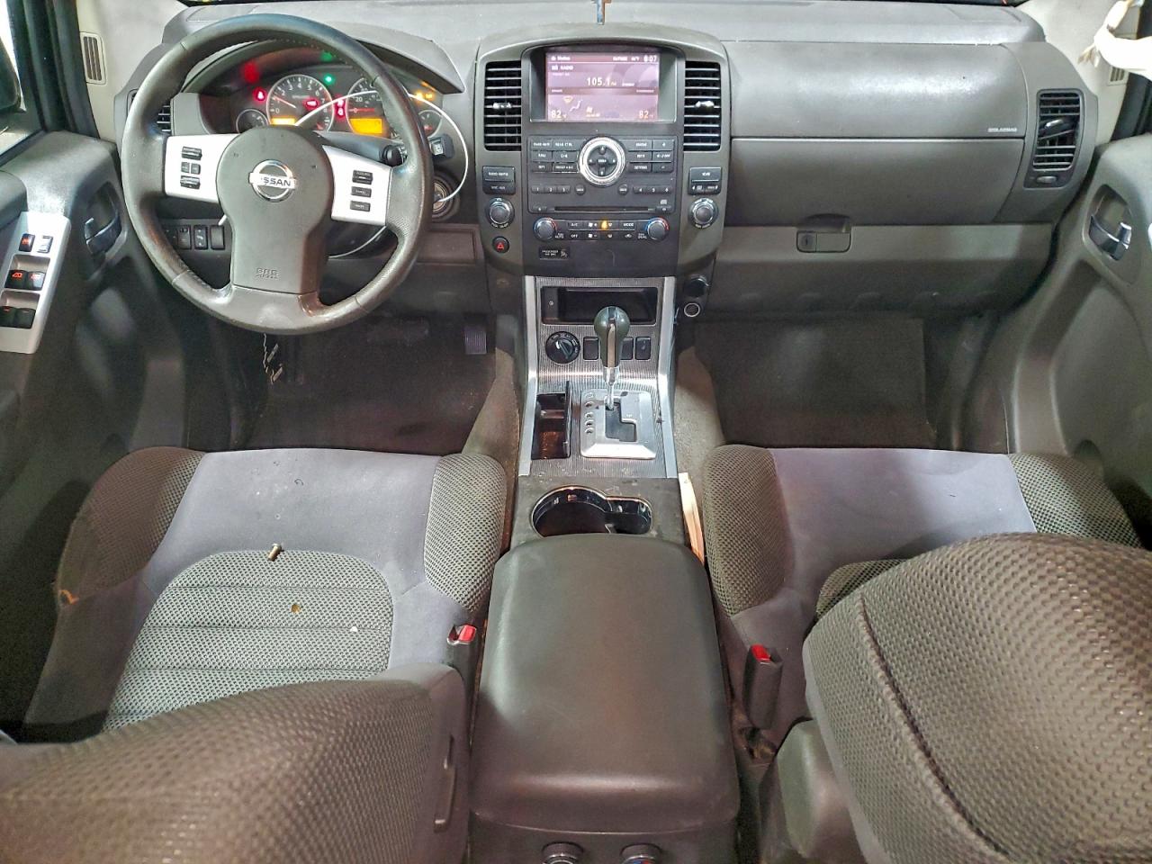 Nissan Pathfinder S Image 5