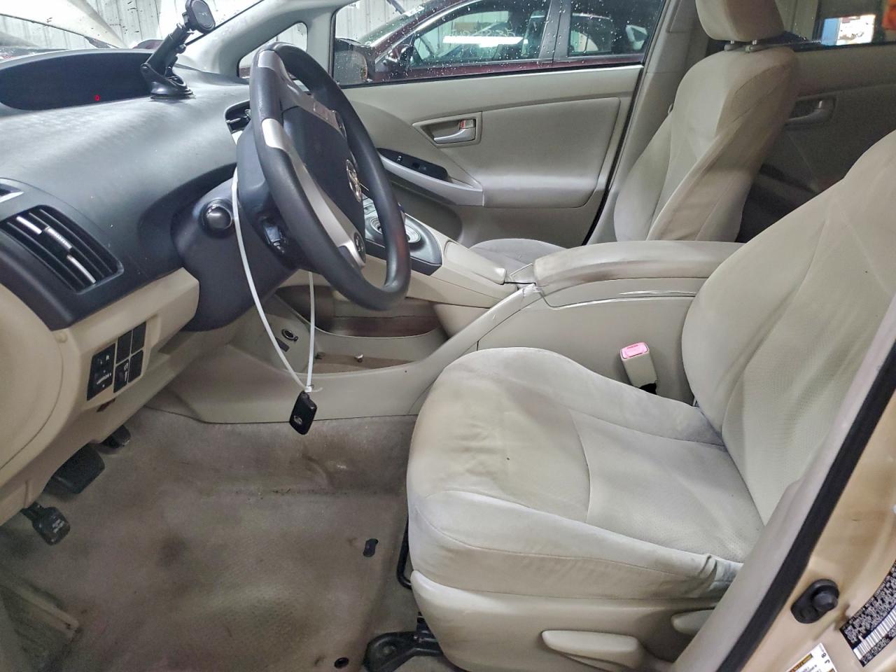 Toyota Prius Image 2