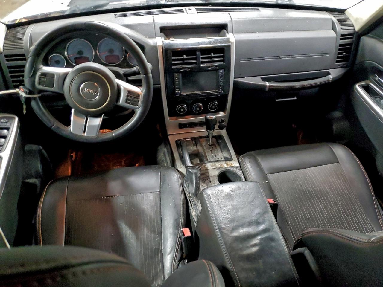 Jeep Liberty Sport Image 8