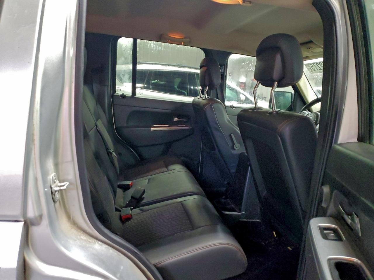 Jeep Liberty Sport Image 9