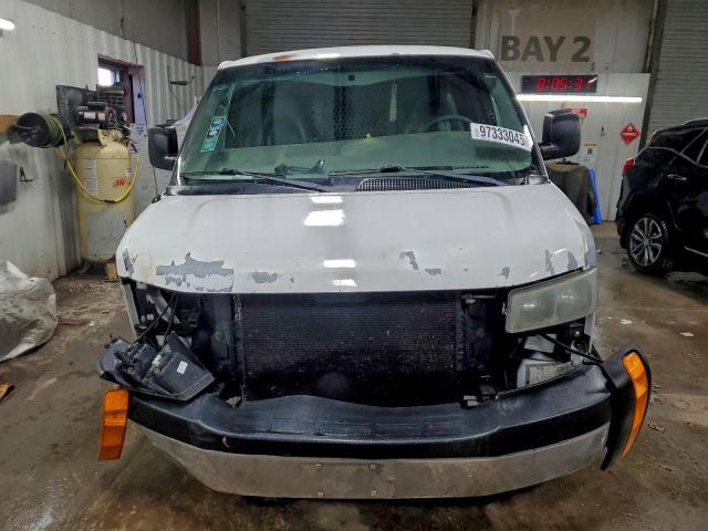 GMC Savana G3500 Image 4