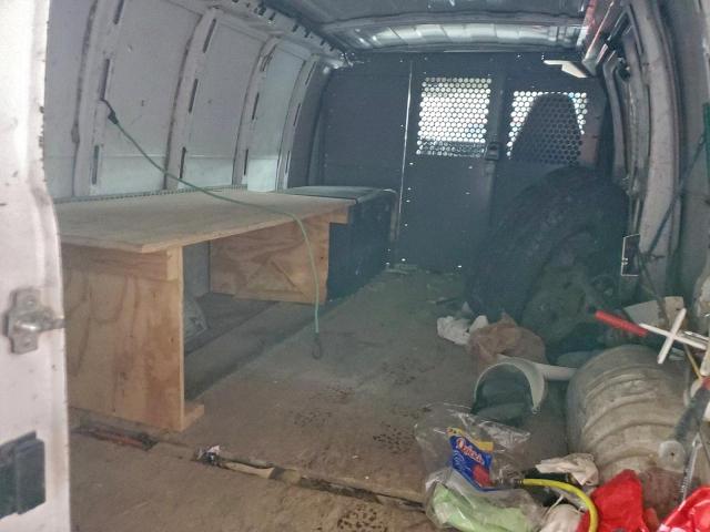 GMC Savana G3500 Image 8