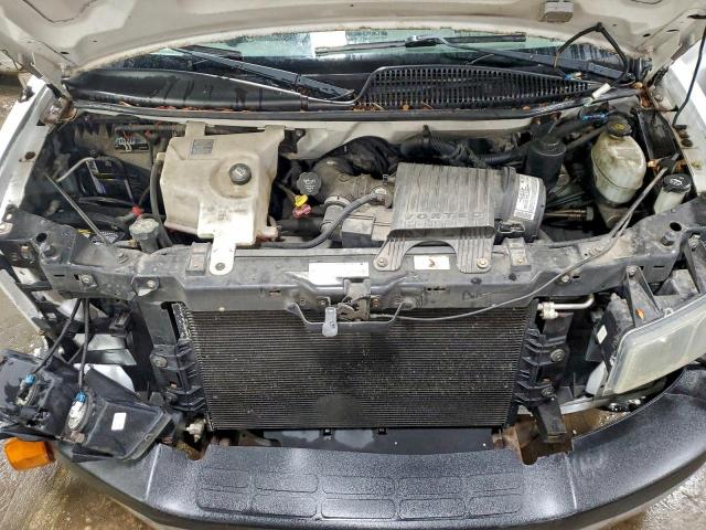 GMC Savana G3500 Image 12