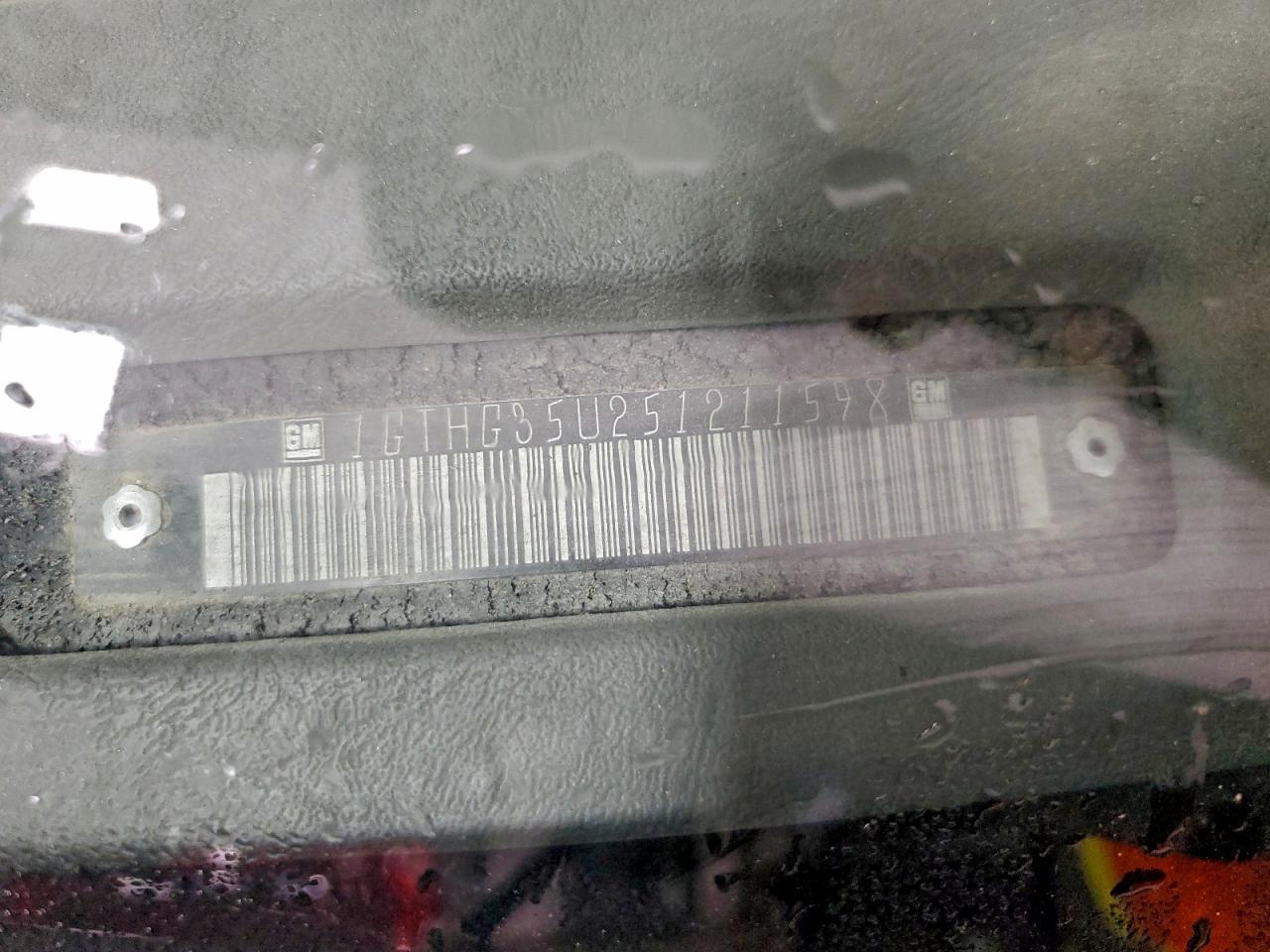 GMC Savana G3500 Image 10