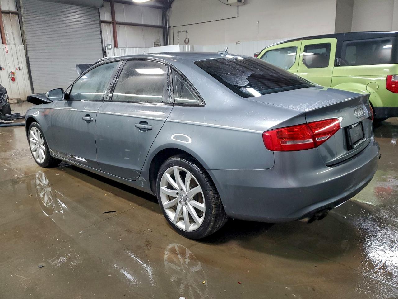 Audi A4 Premium Image 2