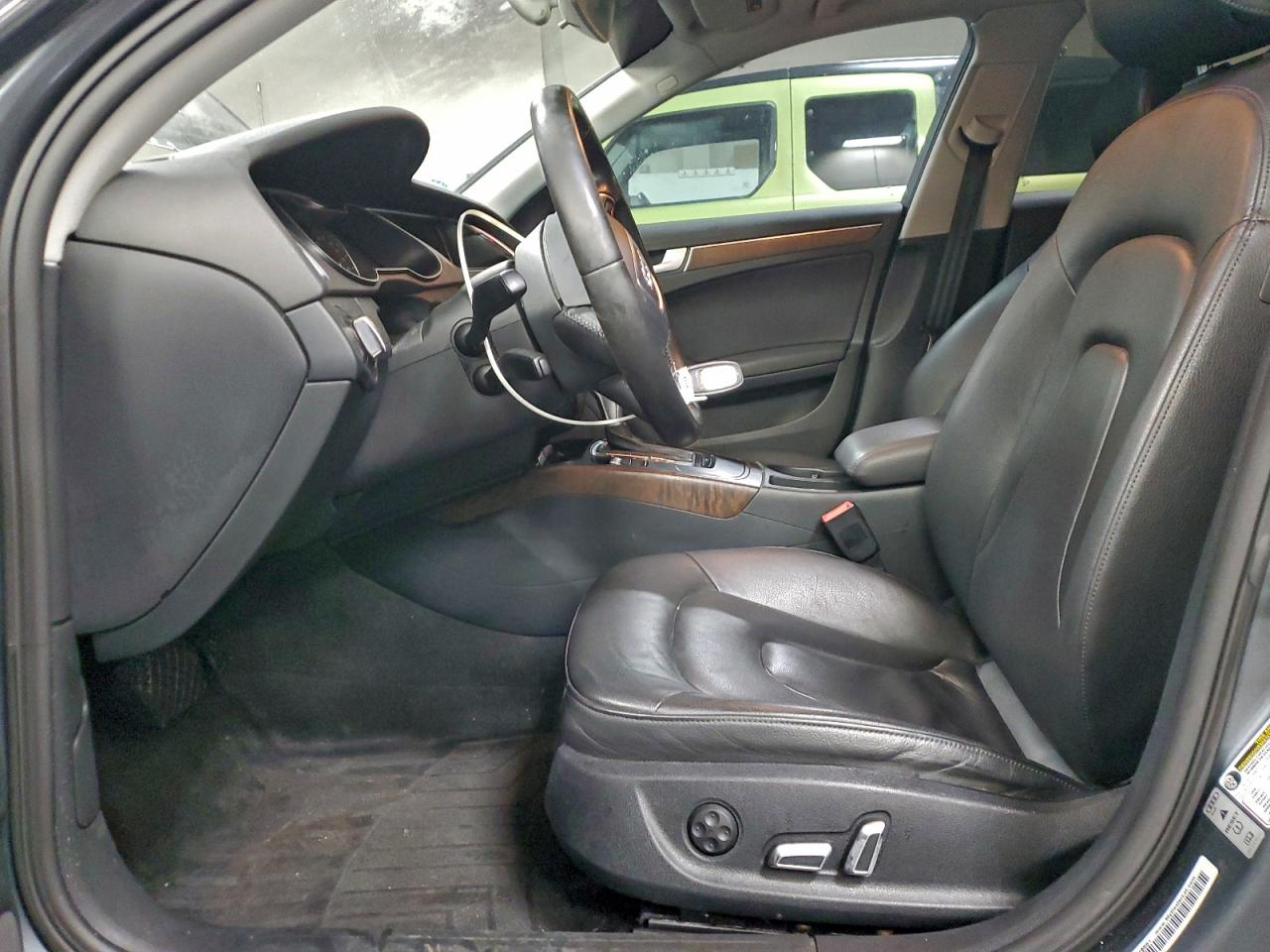 Audi A4 Premium Image 3