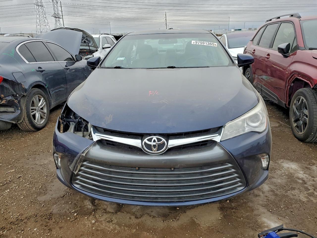 Toyota Camry Le Image 5