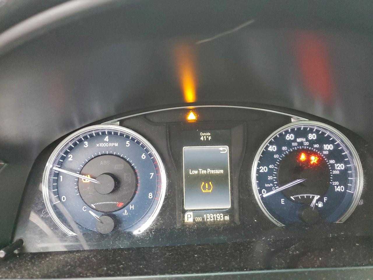 Toyota Camry Le Image 7