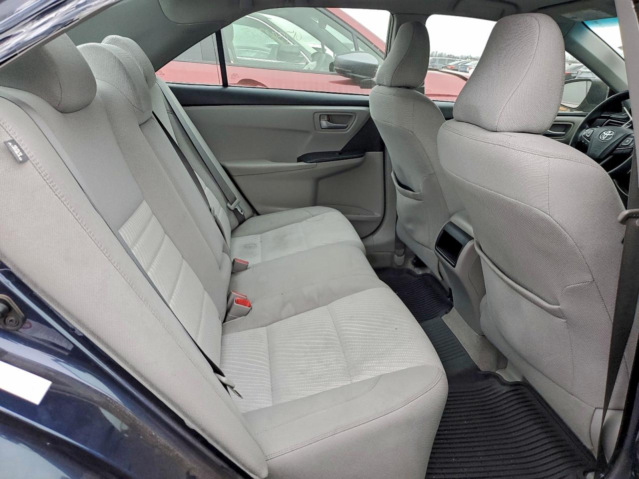 Toyota Camry Le Image 12