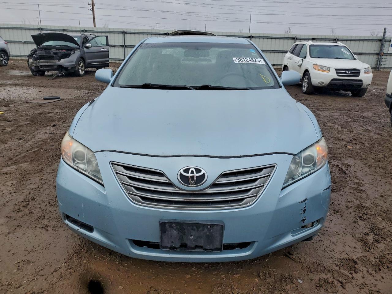 Toyota Camry Hybrid Image 3