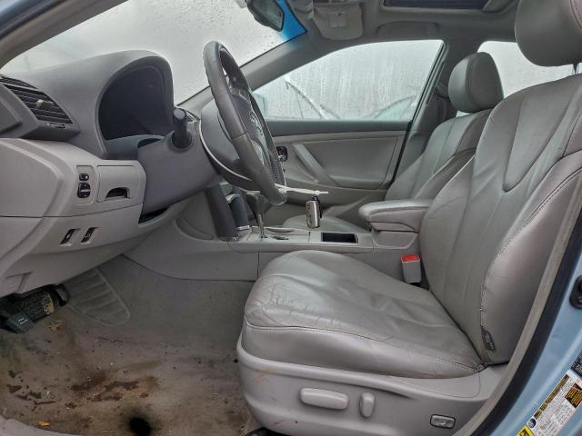 Toyota Camry Hybrid Image 4