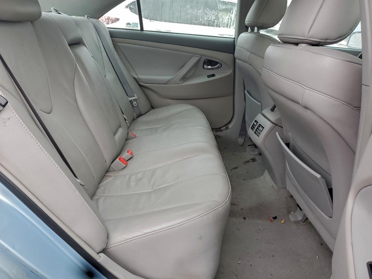 Toyota Camry Hybrid Image 11