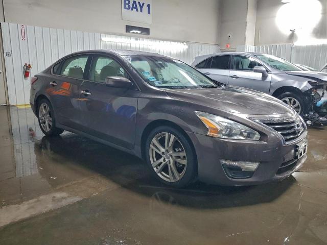 Nissan Altima 3.5s Image 3