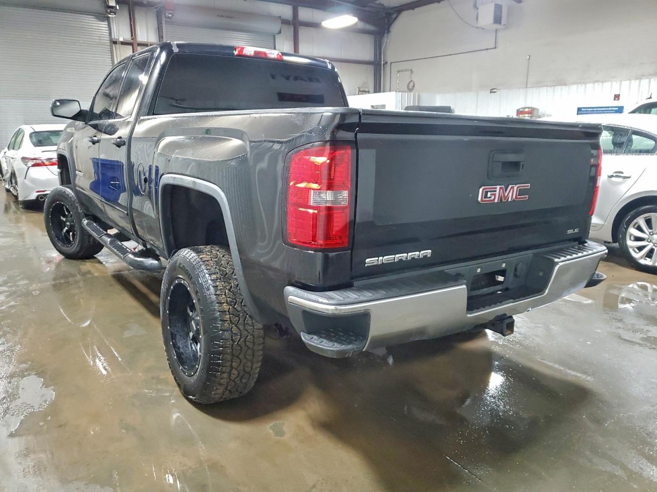 GMC Sierra K1500 Sle Image 3