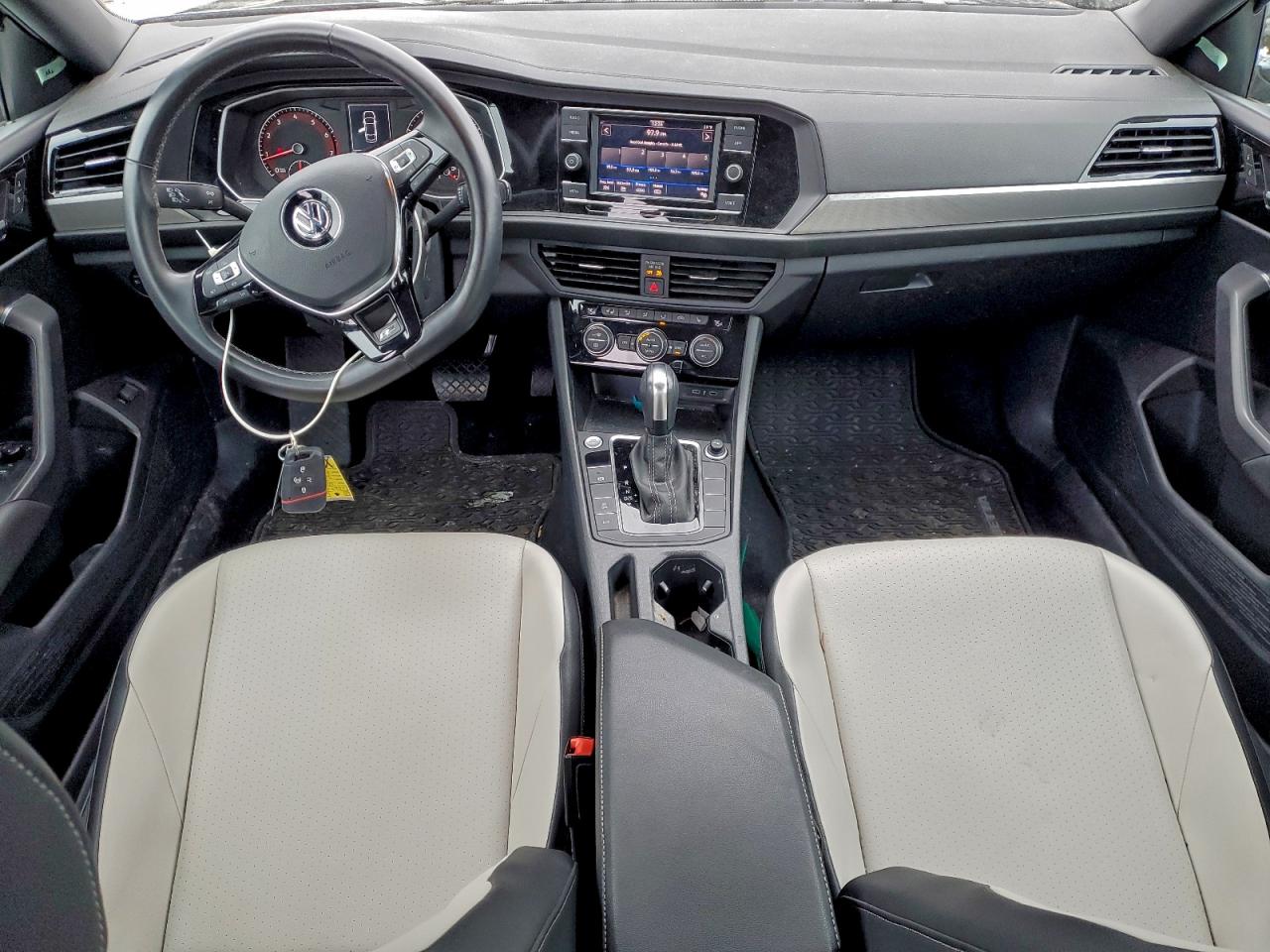 Volkswagen Jetta S Image 9