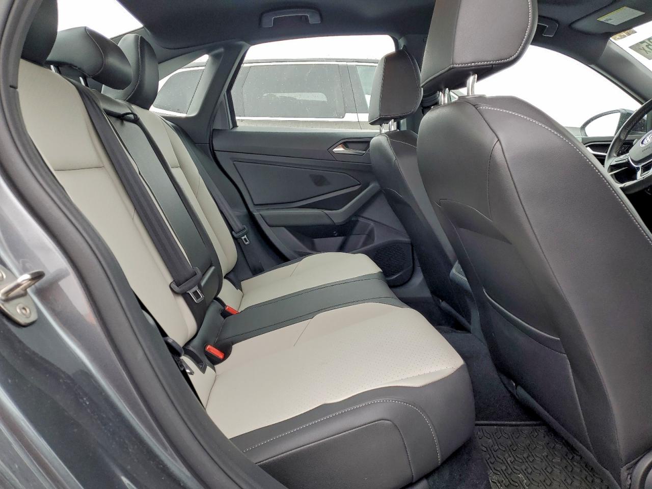 Volkswagen Jetta S Image 13