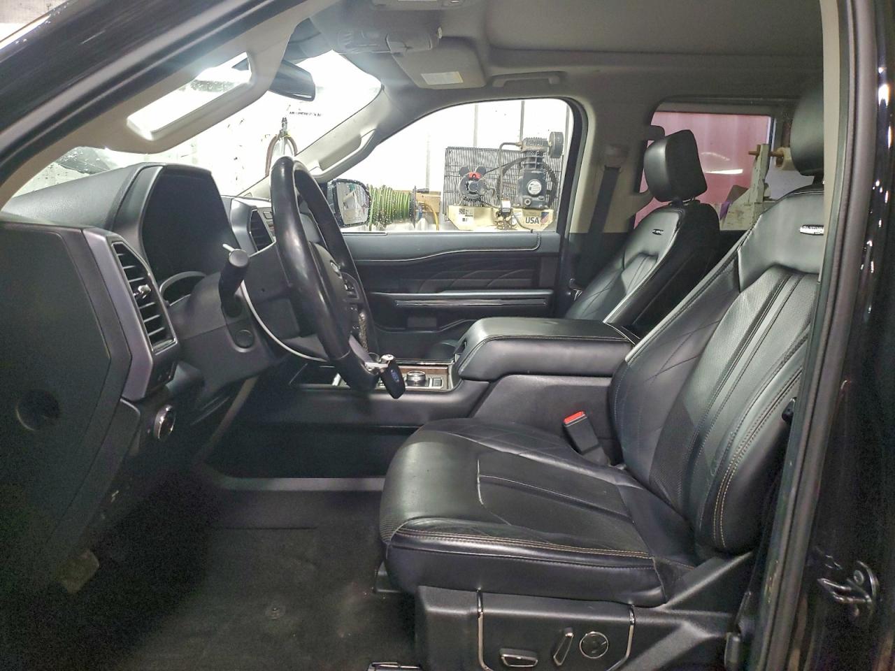 Ford Expedition Platinum Image 6