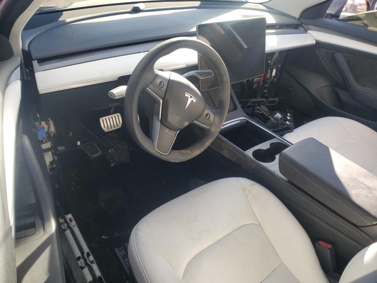 Tesla Model 3 Image 10