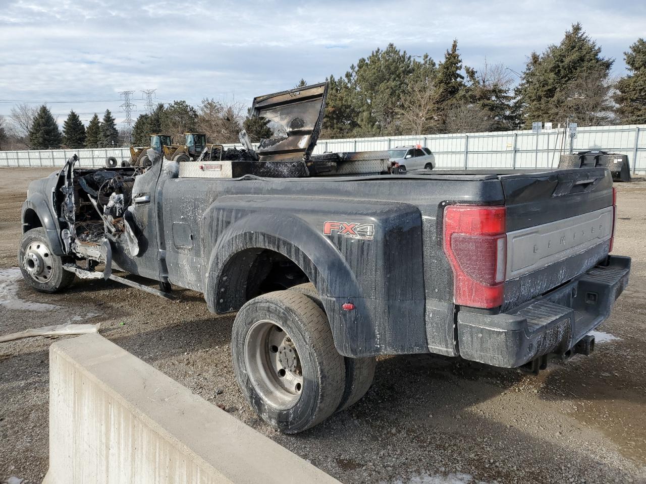 Ford F-450 Super Duty Image 6