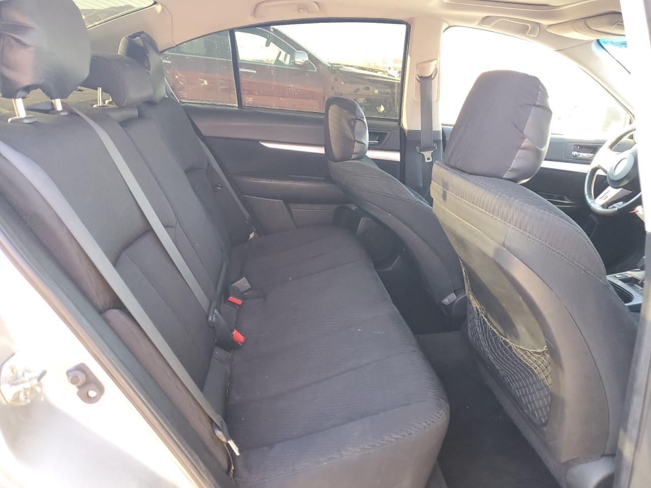 Subaru Legacy 2.5i Premium Image 12