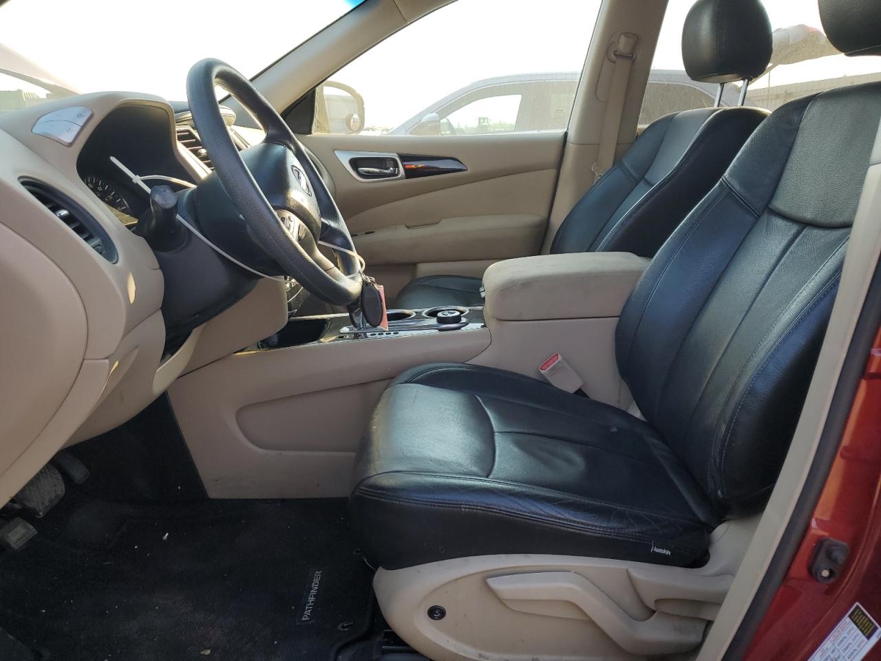 Nissan Pathfinder S Image 10