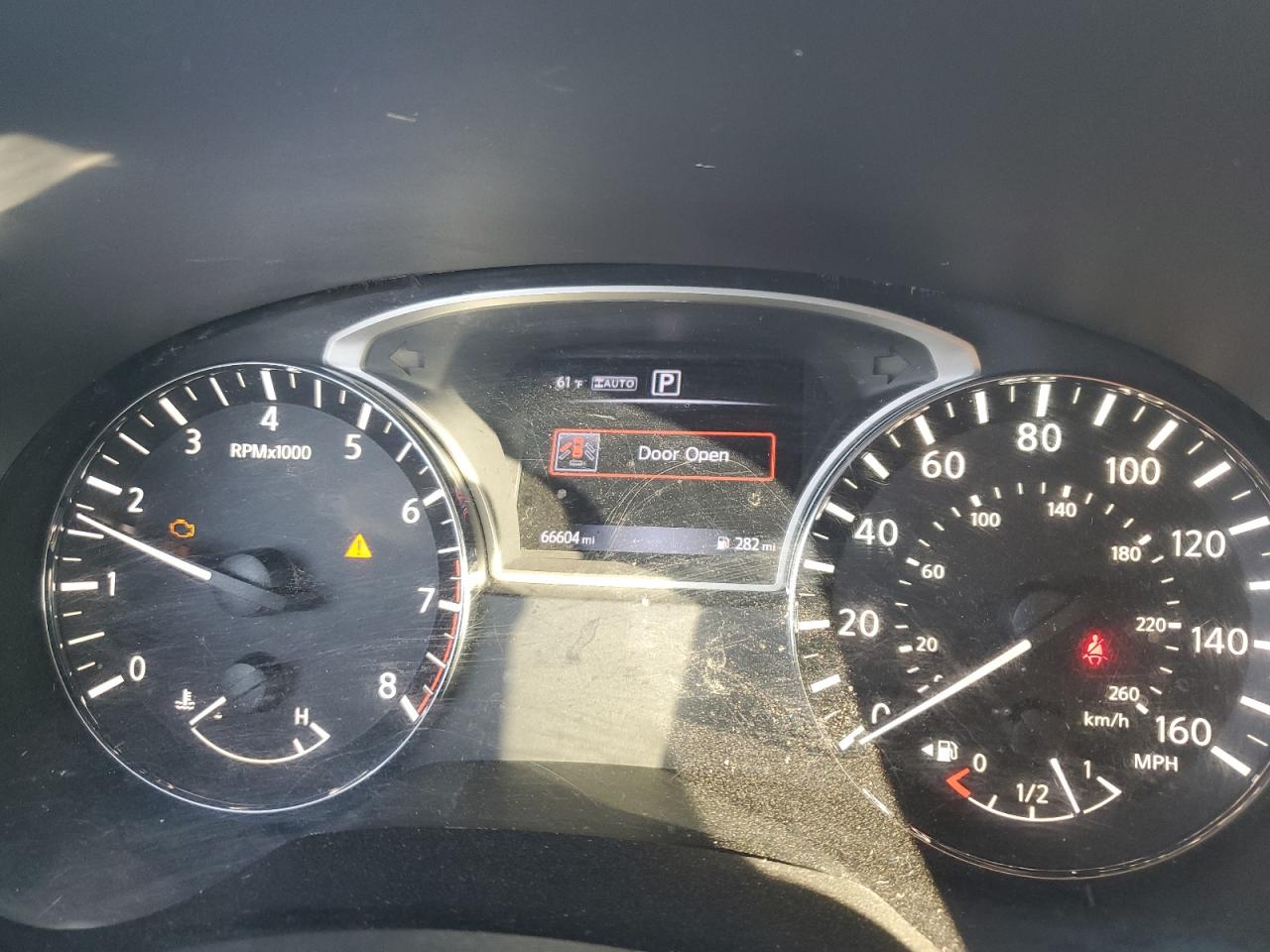 Nissan Pathfinder S Image 9