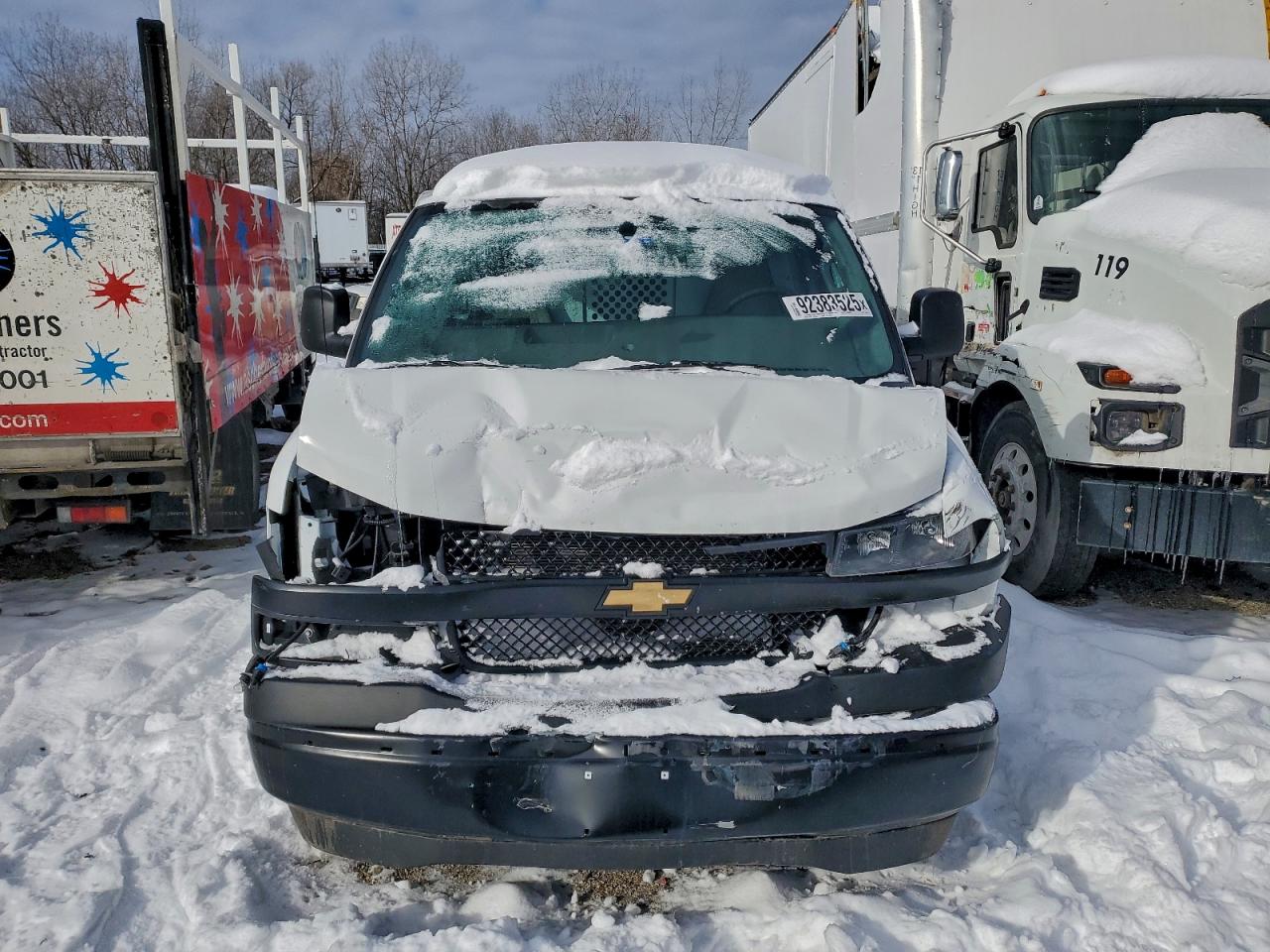 Chevrolet Express Image 4