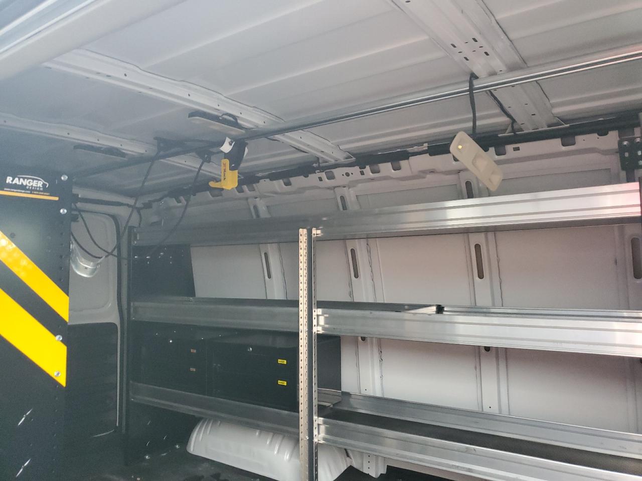 Chevrolet Express Image 11