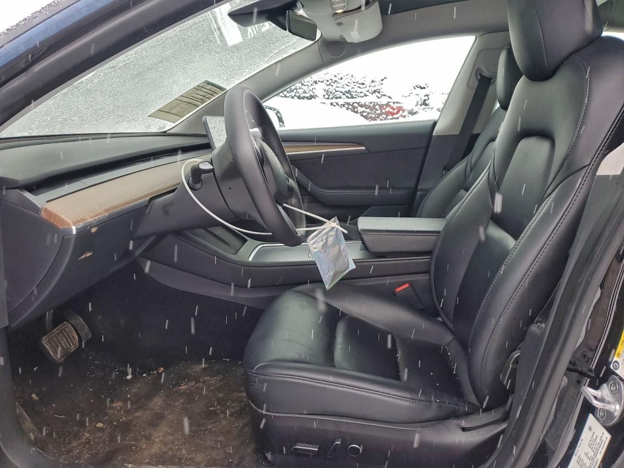 Tesla Model 3 Image 4