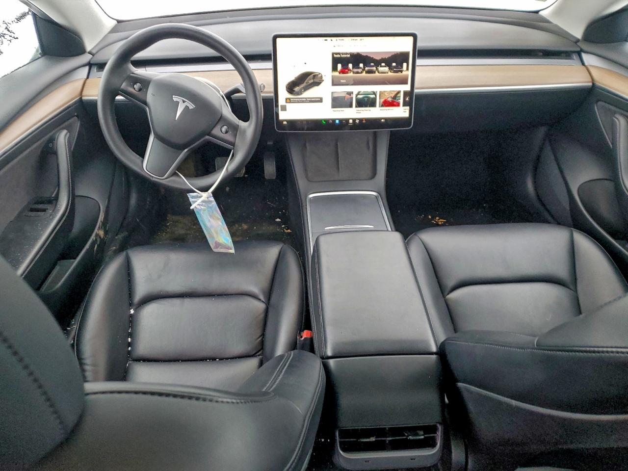 Tesla Model 3 Image 11