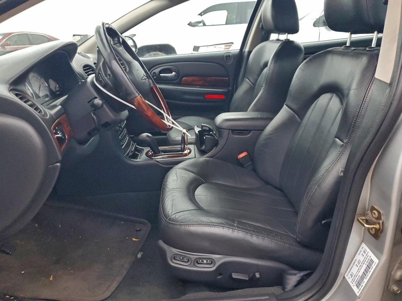 Chrysler Concorde Limited Image 5