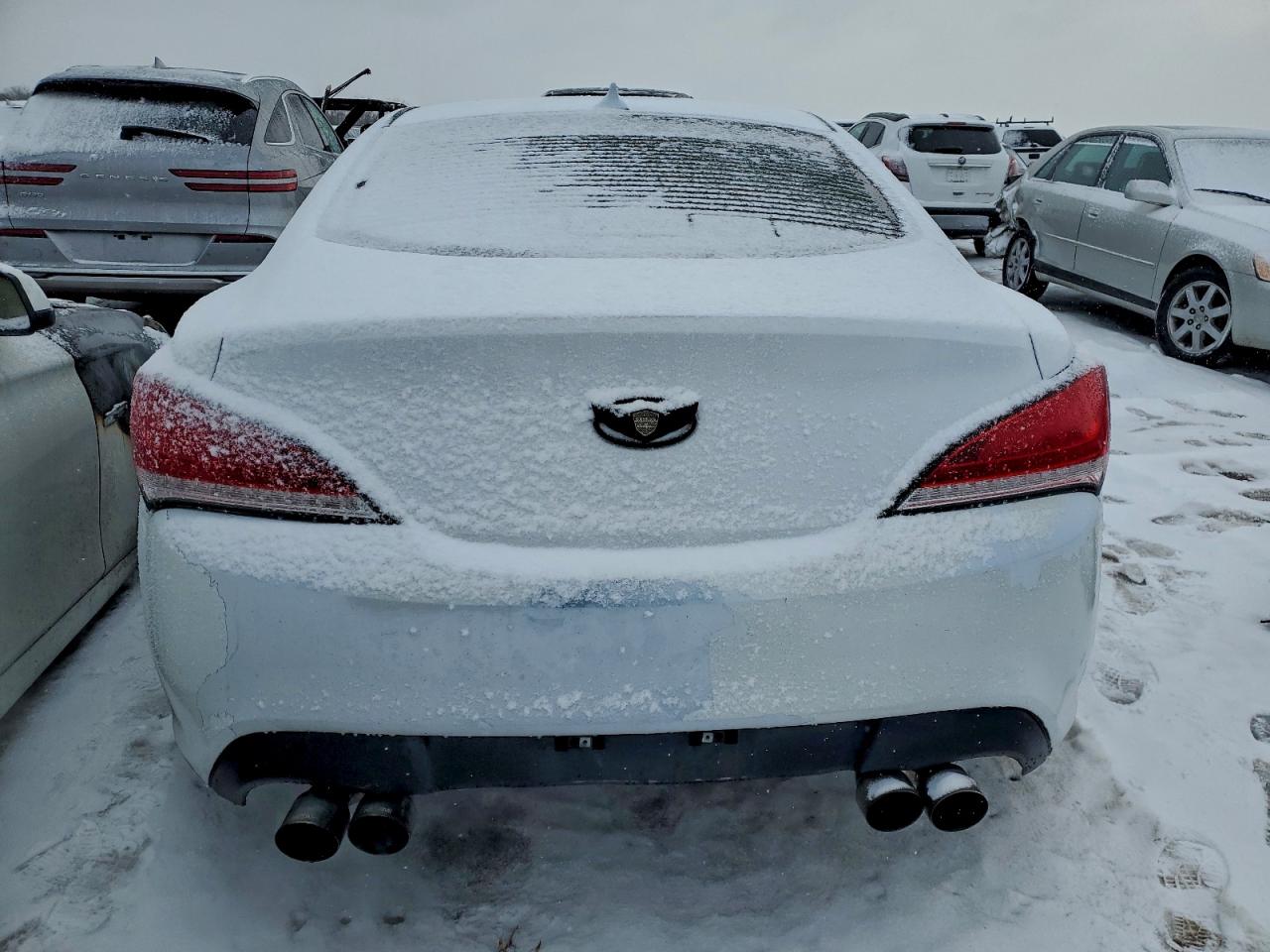 Hyundai Genesis 2.0t Image 11