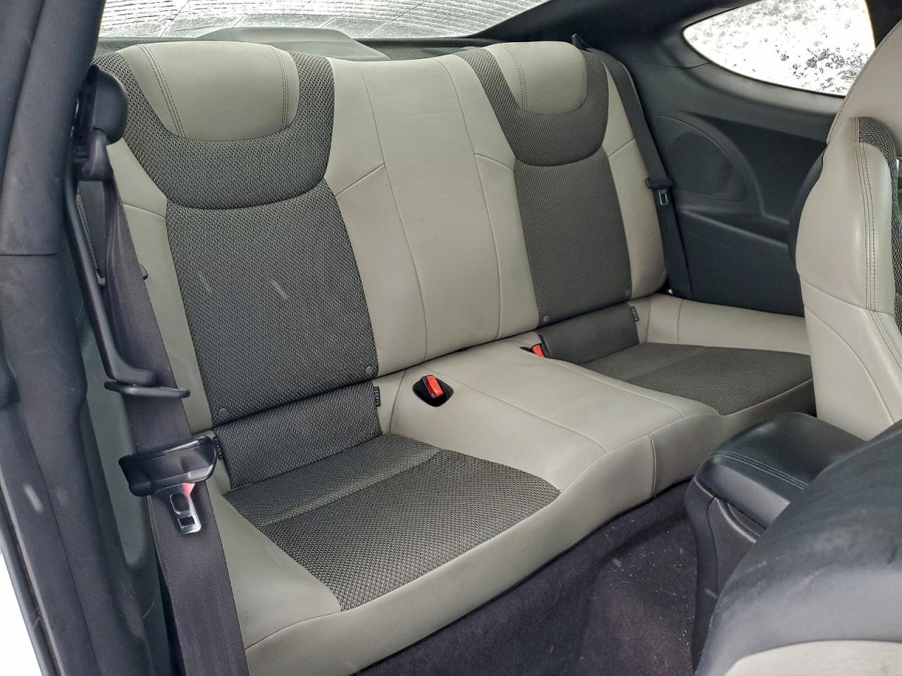 Hyundai Genesis 2.0t Image 4