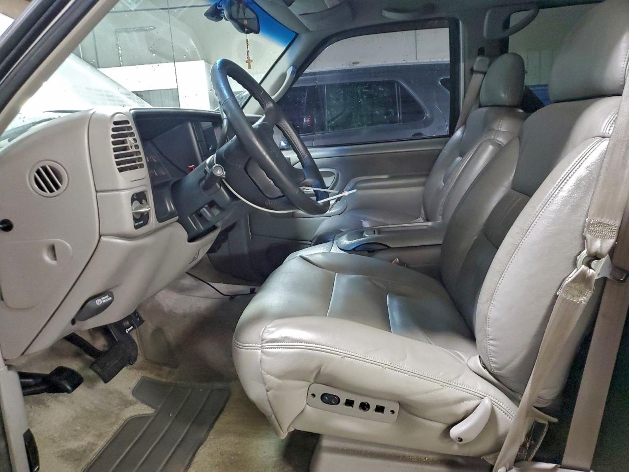 GMC Suburban K1500 Image 6