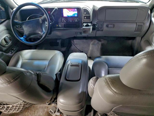 GMC Suburban K1500 Image 8